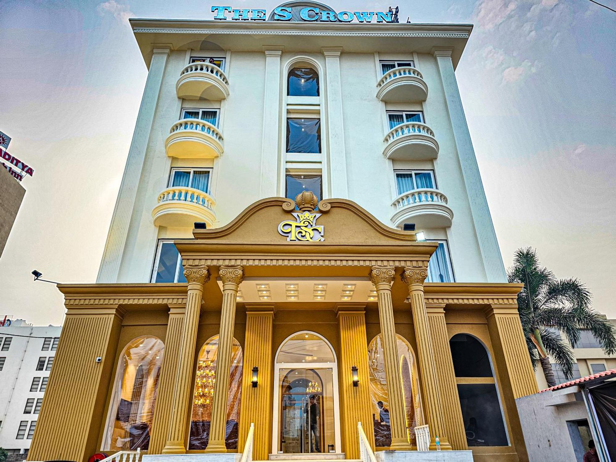 The S Crown Somnath Hotel Екстериор снимка
