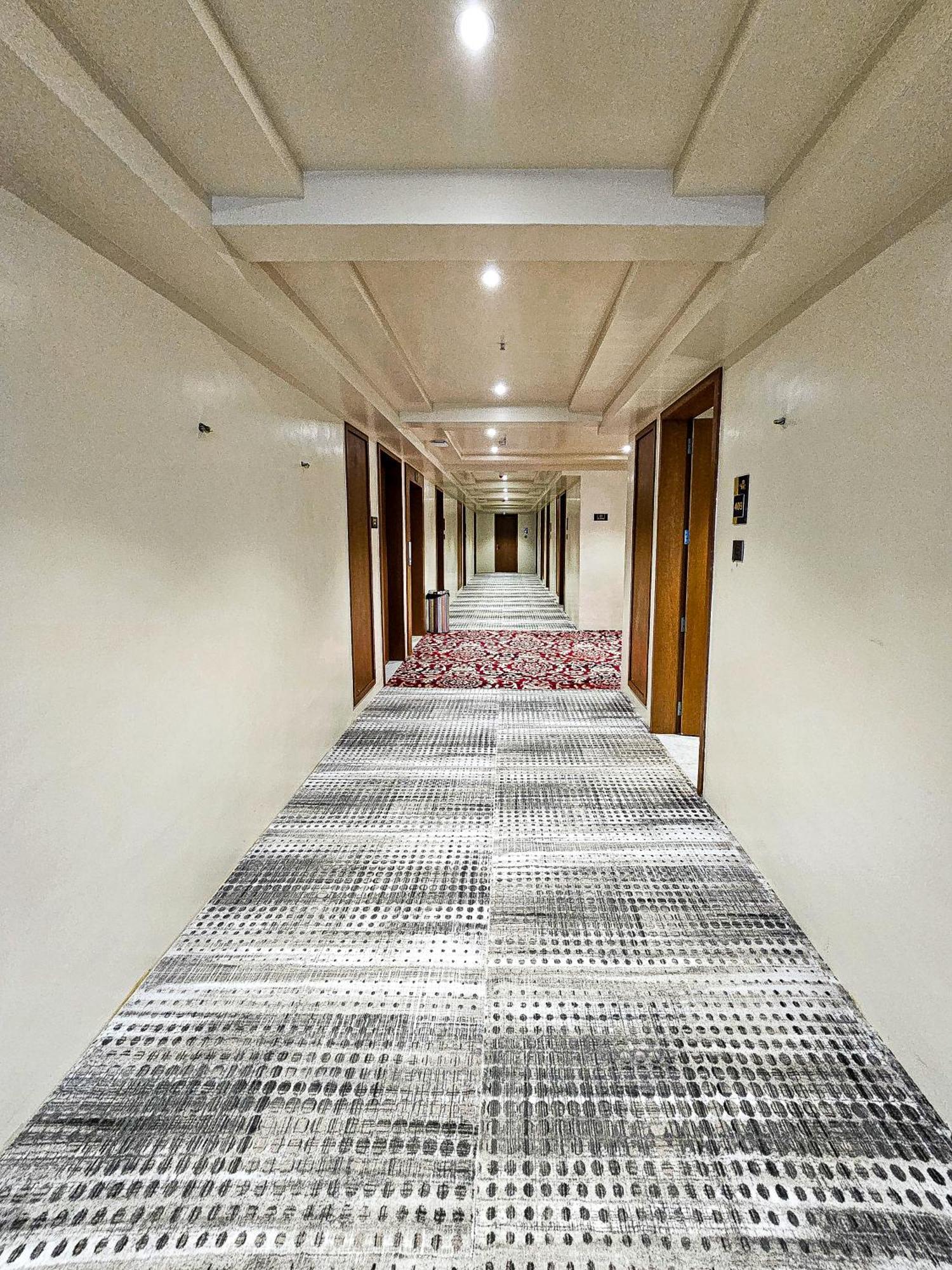 The S Crown Somnath Hotel Екстериор снимка