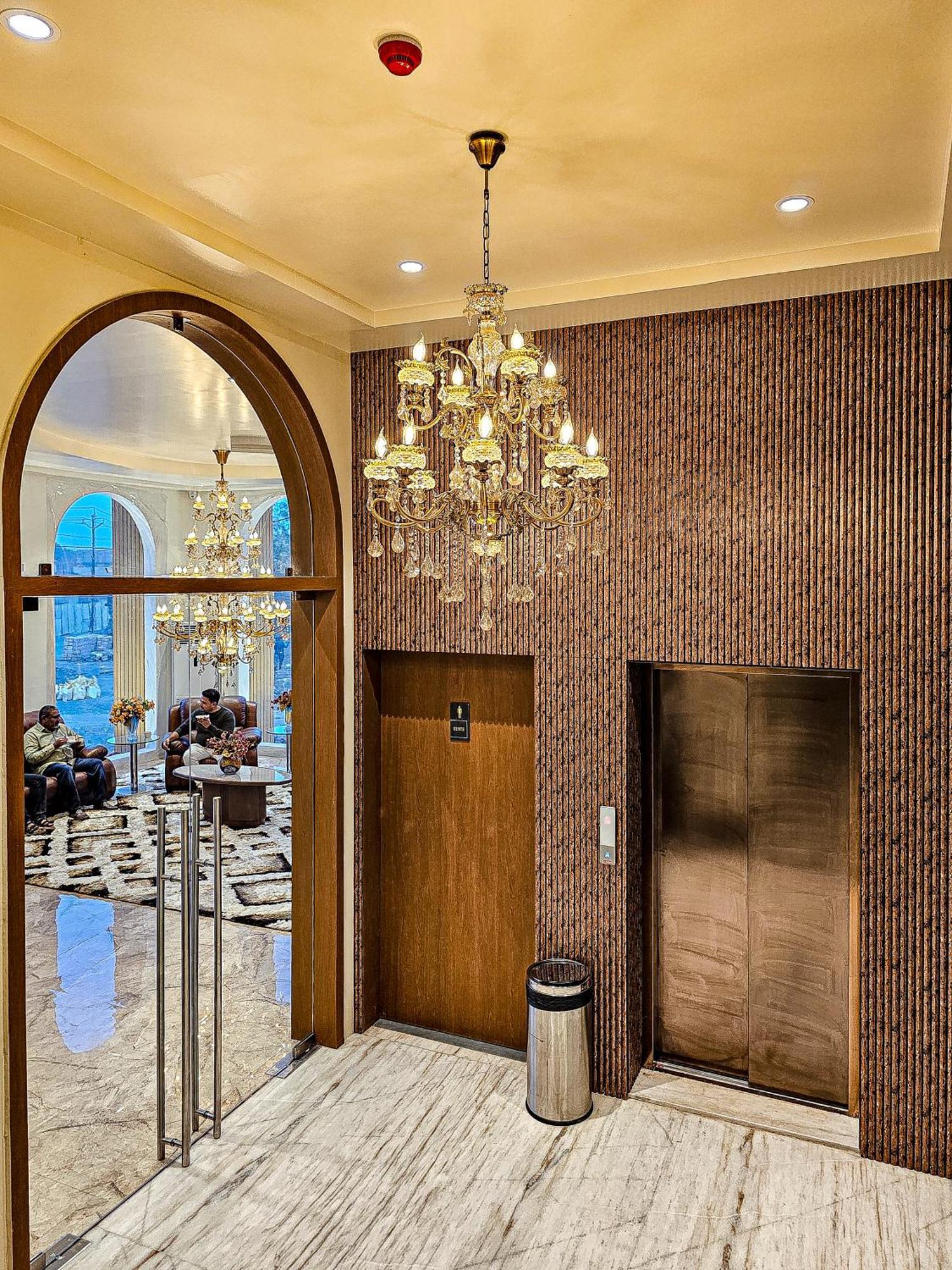 The S Crown Somnath Hotel Екстериор снимка